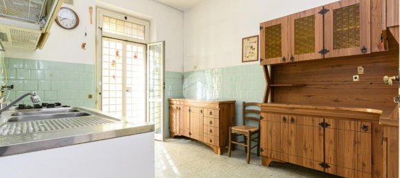 Квартира с 2 комнатами в Рим, Италия № 230646 4