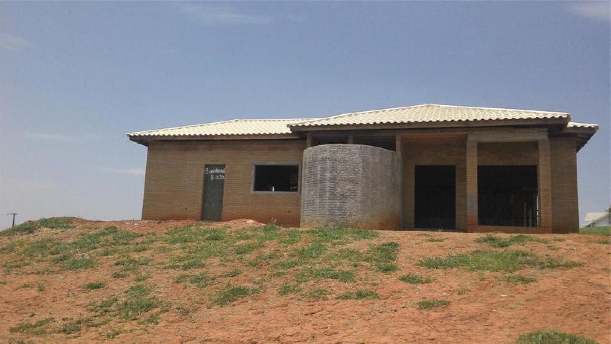 Casa de 4 dormitorios en Sao Paulo, Brazil No. 595226