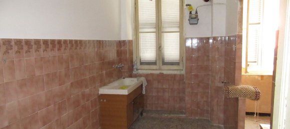 6 rooms Apartment in Genoa, Italy No. 310664 11