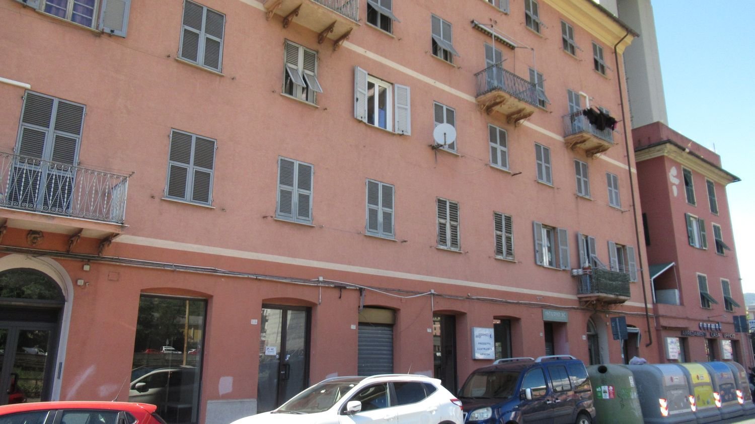 6 rooms Apartment in Genoa, Italy No. 310664