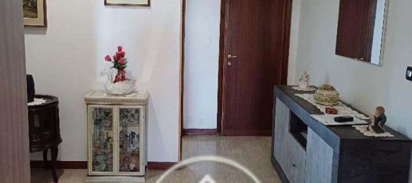 6-salle Appartement à Aprilia, Italy No. 101036 31