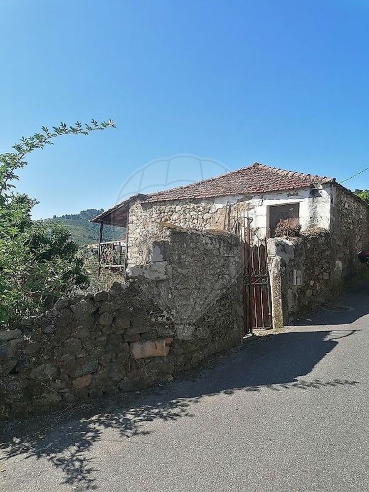 Casa de 1 dormitorio en Cambres, Portugal No. 17465