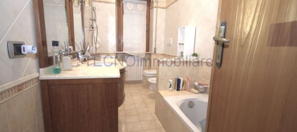 Apartamento de 5 divisões em Perugia, Italy N.º 51045 12