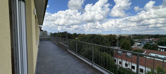 3 غرف نوم بانتهاوس في Novara, Italy رقم 334356 18