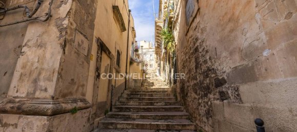8-salle Maison à Modica, Italy No. 2488 23