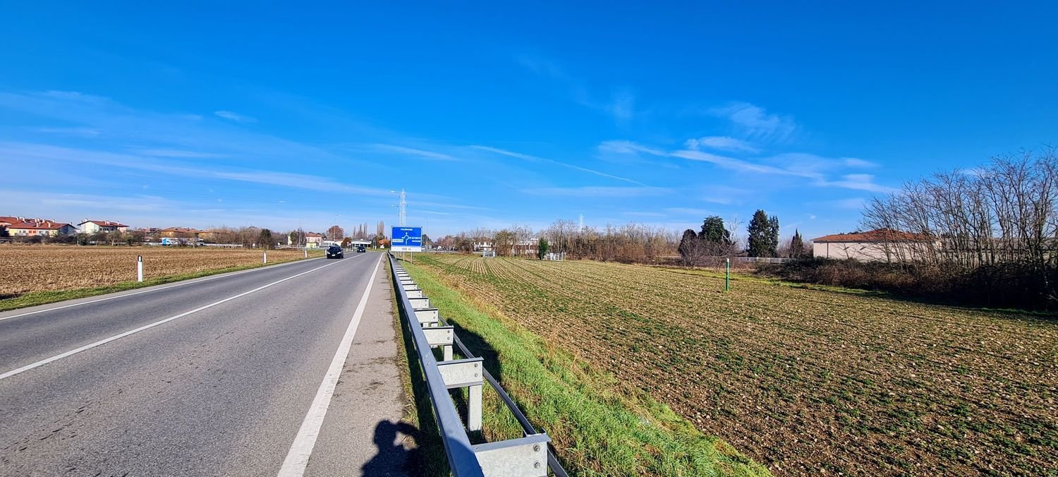 Terreno en Arconate, Italy 6960 m² No. 75399