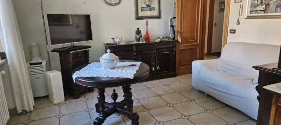 4 Schlafzimmer Wohnung in Potenza, Italy, Nr. 320088 9