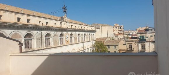 10 rooms Commercial property in Palermo, Italy No. 272145 4
