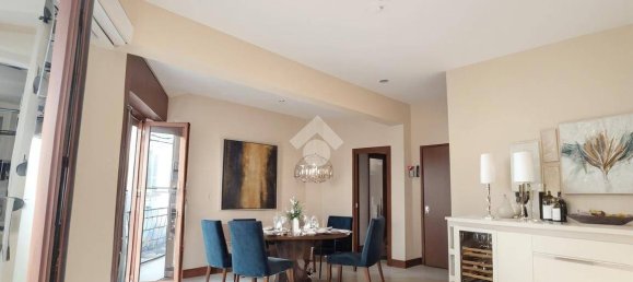 2 bedrooms Apartment in Naples, Italy No. 273293 2