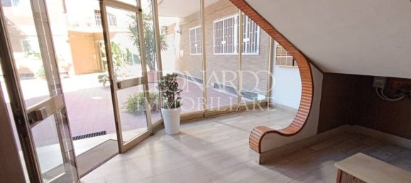 2 Schlafzimmer Wohnung in Naples, Italy, Nr. 329498 20