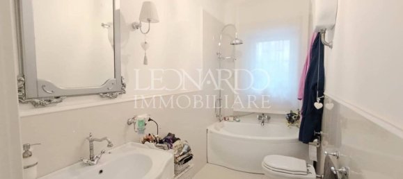 2 Schlafzimmer Wohnung in Naples, Italy, Nr. 329498 11