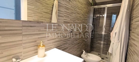 2 Schlafzimmer Wohnung in Naples, Italy, Nr. 329498 14