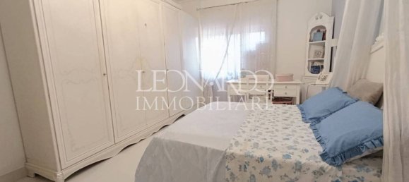 2 Schlafzimmer Wohnung in Naples, Italy, Nr. 329498 8