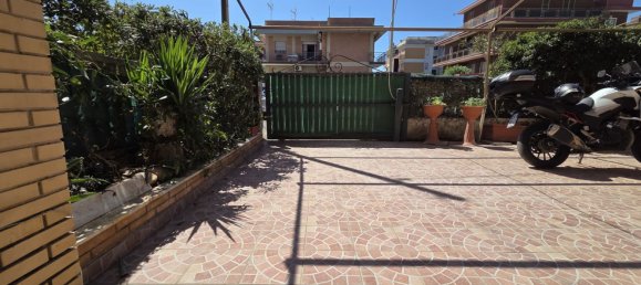 2 bedrooms Apartment in Pomezia, Italy No. 377716 7