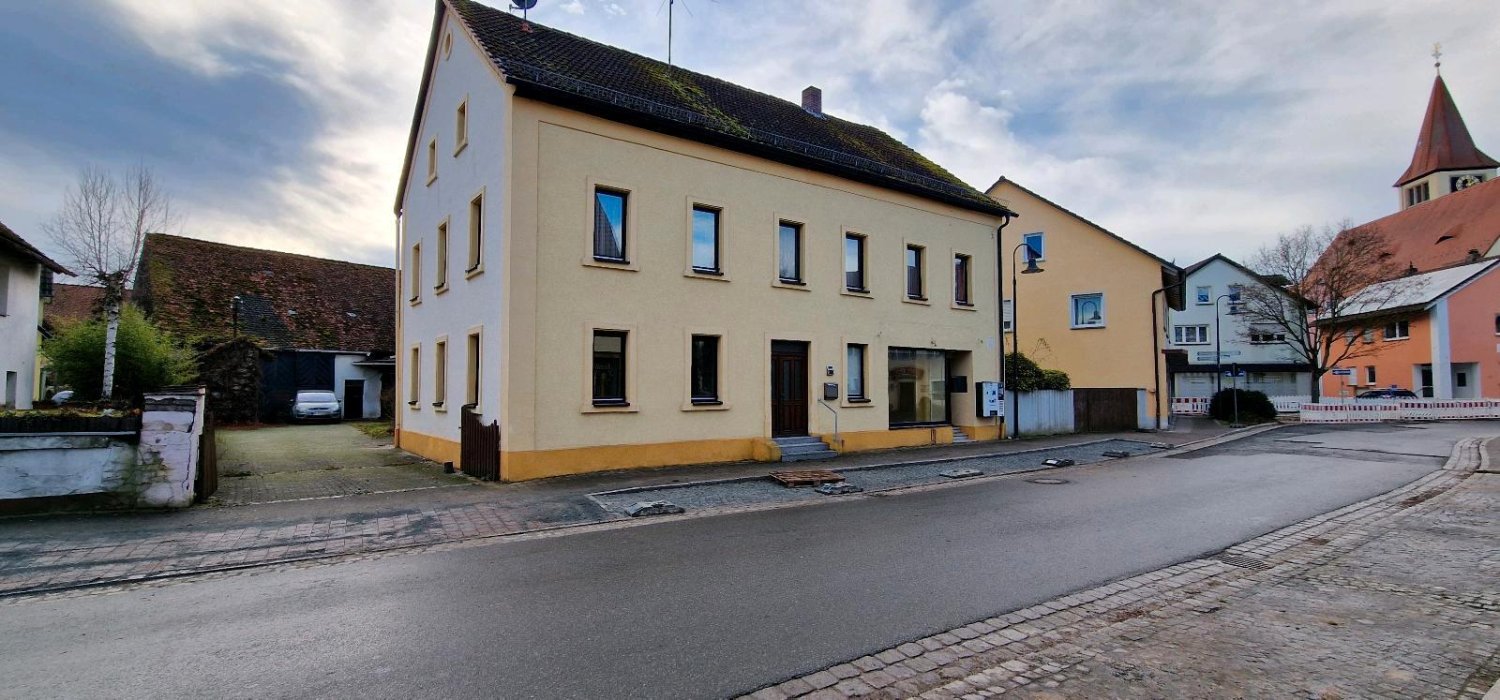 Коммерческая недвижимость с 3 спальнями в Эрланген-Хёхштадт, Германия № 290958