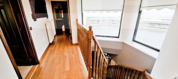 4 bedrooms Villa in Crete, Greece No. 8625 3