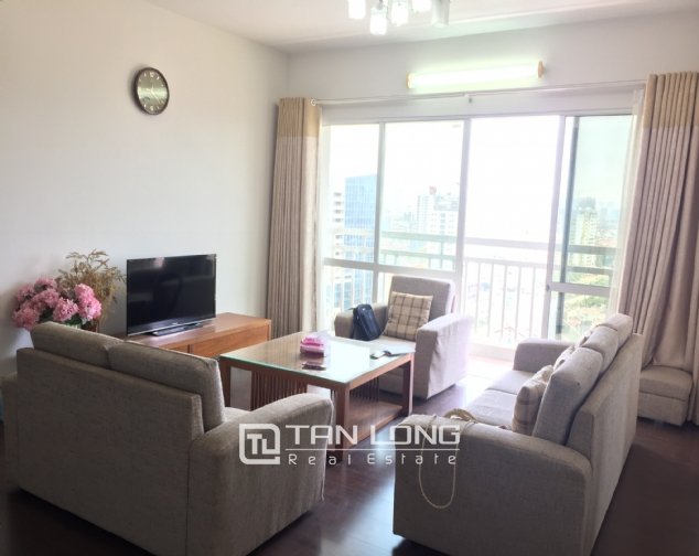 Apartamento de 4 dormitorios en Tay Ho, Vietnam No. 1374