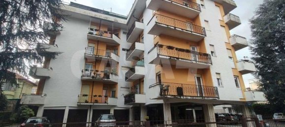 4-salle Appartement à Varese, Italy No. 14716 15