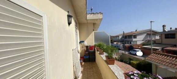 Apartamento de 3 habitaciónes en Fiumicino, Italy No. 30001 3