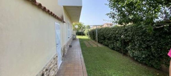 Apartamento de 3 habitaciónes en Fiumicino, Italy No. 30001 4