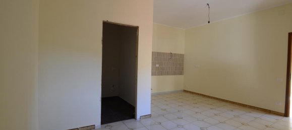 Apartamento de 4 divisões em Messina, Italy N.º 130823 17