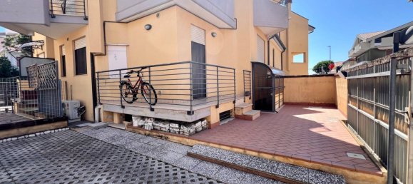 2 Schlafzimmer Doppelhaus in Montesilvano, Italy, Nr. 272681 13