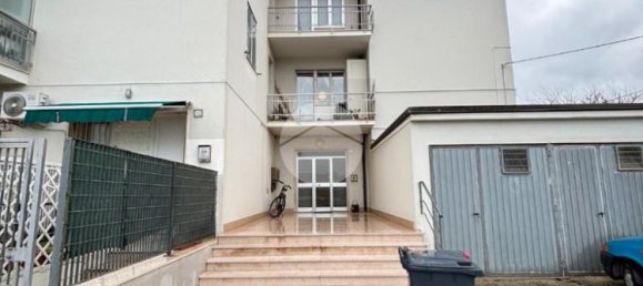 3 bedrooms Apartment in Fano, Italy No. 103820 2