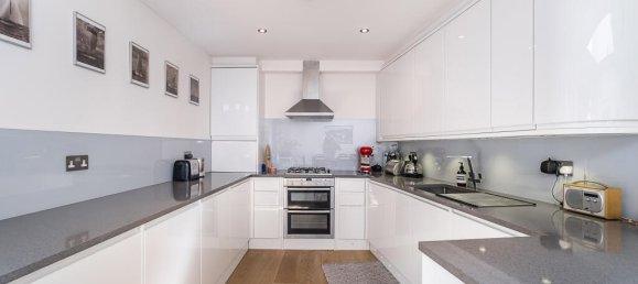 3 bedrooms House in London, United Kingdom No. 14036 16