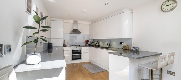 3 bedrooms House in London, United Kingdom No. 14036 5