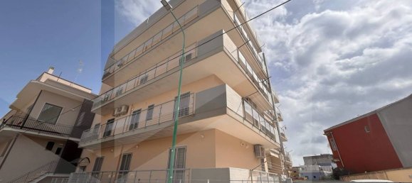 Квартира с 3 комнатами в Битетто, Италия № 23710 2