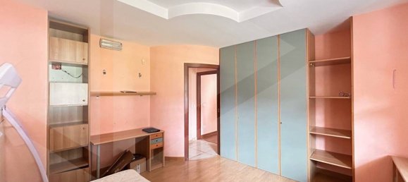 Квартира с 3 комнатами в Битетто, Италия № 23710 10