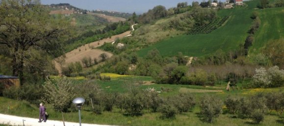 Apartamento de 3 dormitorios en Cupramontana, Italy No. 147160 3