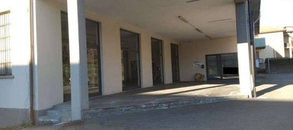 1-salle Entrepôt à Varese, Italy No. 94121 3