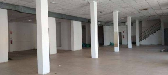 1-salle Entrepôt à Varese, Italy No. 94121 4