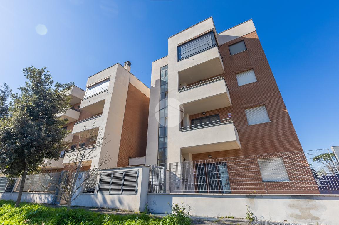 2 rooms Apartment in Rome, Italy No. 32477