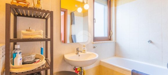 2 rooms Apartment in Rome, Italy No. 32477 23