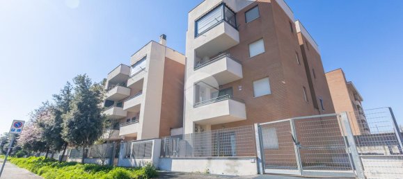 2 rooms Apartment in Rome, Italy No. 32477 2