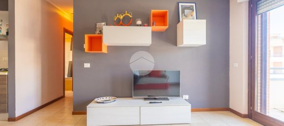 2 rooms Apartment in Rome, Italy No. 32477 7