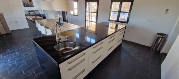 3 bedrooms Villa in Canillas de Aceituno, Spain No. 159530 15