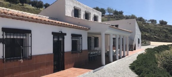 3 bedrooms Villa in Canillas de Aceituno, Spain No. 159530 3