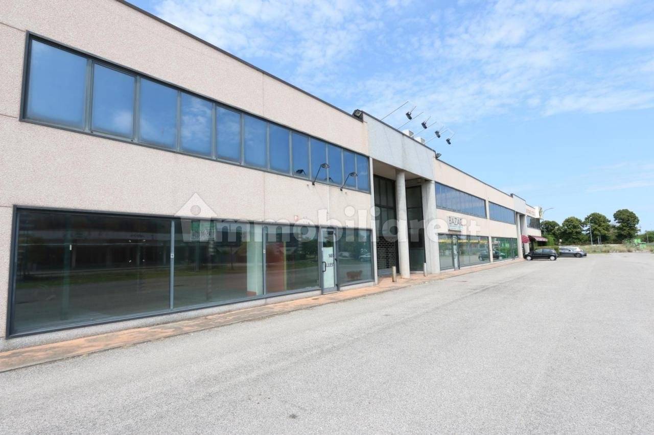 2942m² Commercial property in Casaleone, Italy No. 171554