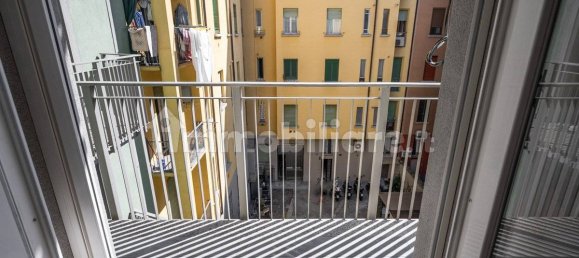 Apartamento de 2 dormitorios en Milan, Italy No. 377322 16