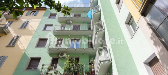 Apartamento de 2 dormitorios en Milan, Italy No. 377322 4