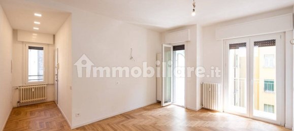 Apartamento de 2 dormitorios en Milan, Italy No. 377322 5