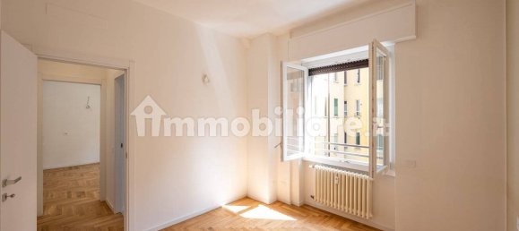 Apartamento de 2 dormitorios en Milan, Italy No. 377322 2