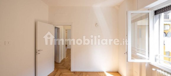 Apartamento de 2 dormitorios en Milan, Italy No. 377322 8