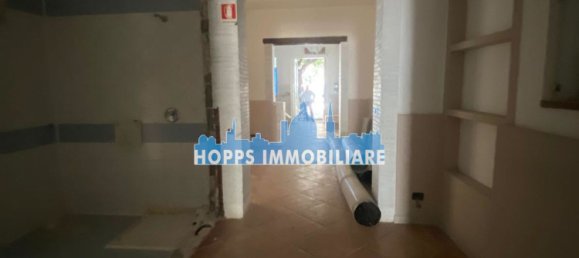 130m² Commercial property in Palermo, Italy No. 131523 13