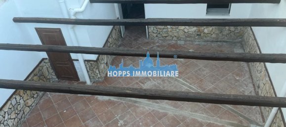 130m² Commercial property in Palermo, Italy No. 131523 30