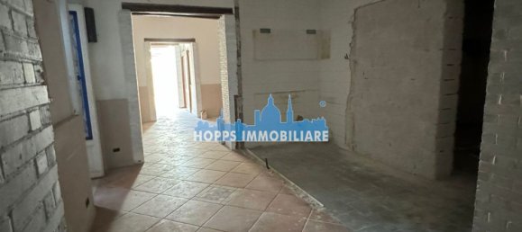 130m² Commercial property in Palermo, Italy No. 131523 37