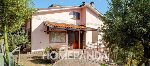 5 bedrooms Villa in Cogorno, Italy No. 266679 8